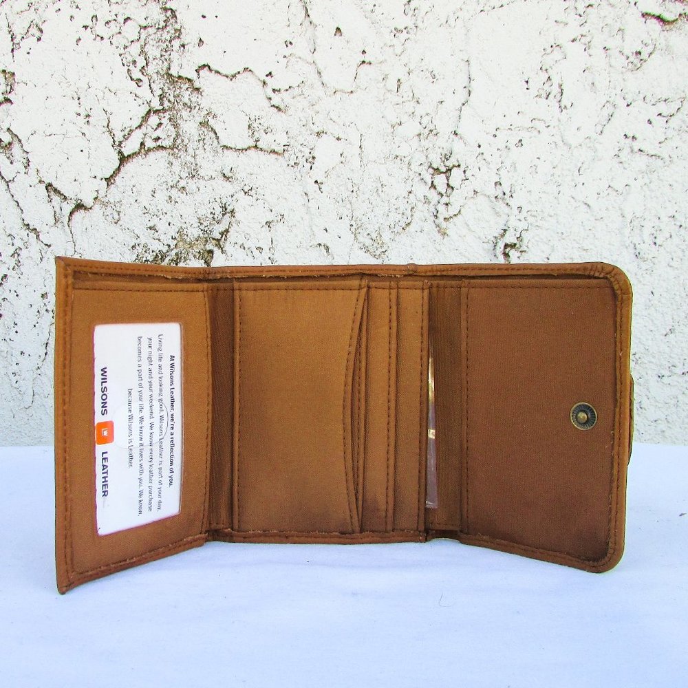 Wilson Leather tan trifold wallet 4.25"X3.75"
